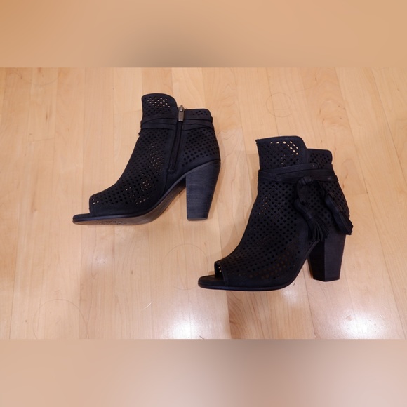 Vince Camuto Kamey Booties - Picture 3 of 9